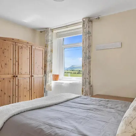 Newly Renovated 2 Bed - Pass The Keys * Cleator Moor