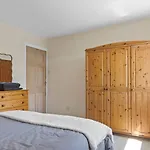 Newly Renovated 2 Bed - Pass The Keys クリエータームーア