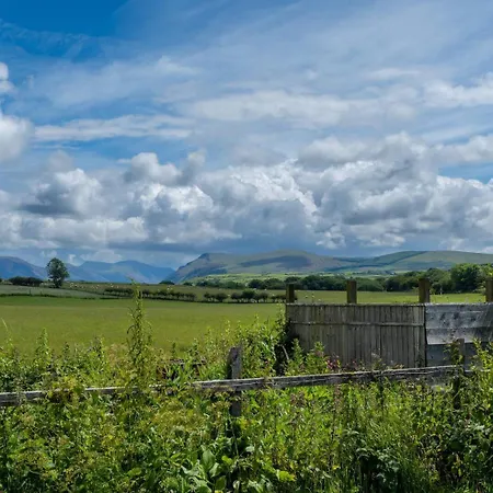 Newly Renovated 2 Bed - Pass The Keys Cleator Moor