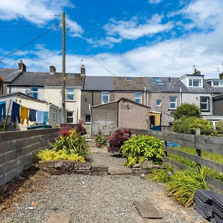 Newly Renovated 2 Bed - Pass The Keys Dom wakacyjny