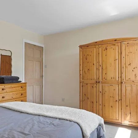 Newly Renovated 2 Bed - Pass The Keys クリエータームーア